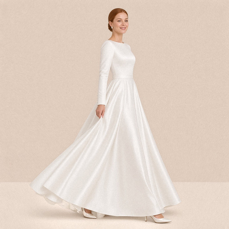 Robe de mariée en satin à jupe plissée évasée, vue de trois quarts