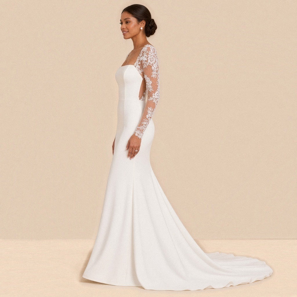 Robe de mariée sirène SAKIWE et sa petite traîne, vue de profil