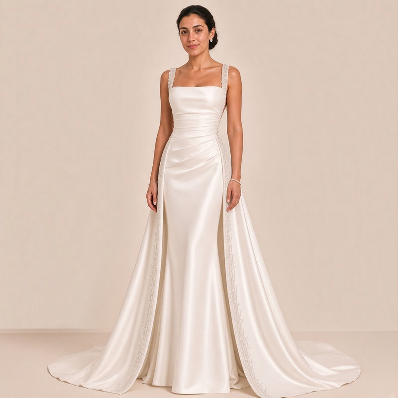 Robe de mariée sirène blanche en satin, col carré et bretelles perlées, vue de face