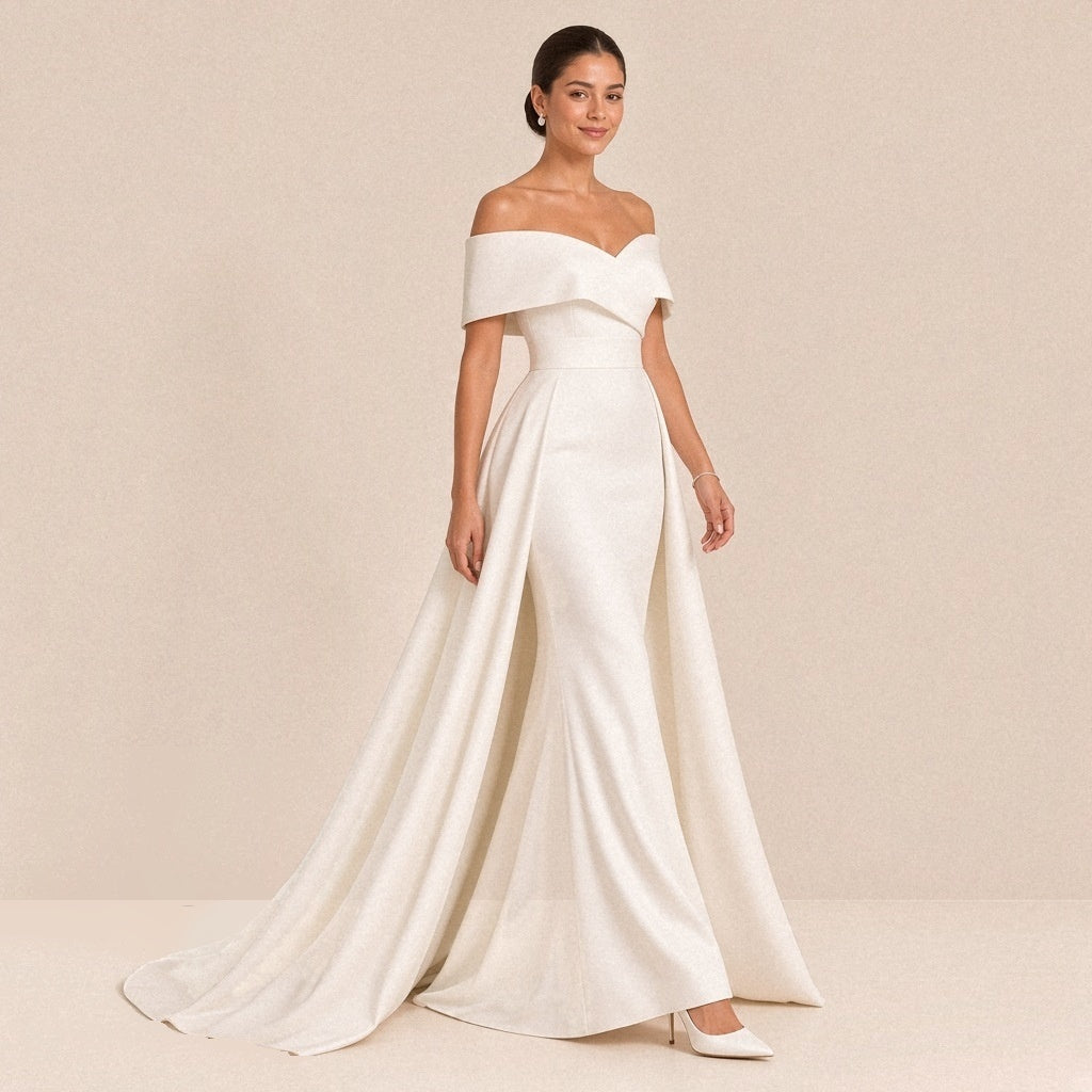 Robe de mariée sirène en satin, vue de trois quarts