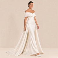 Robe de mariée sirène en satin, vue de trois quarts