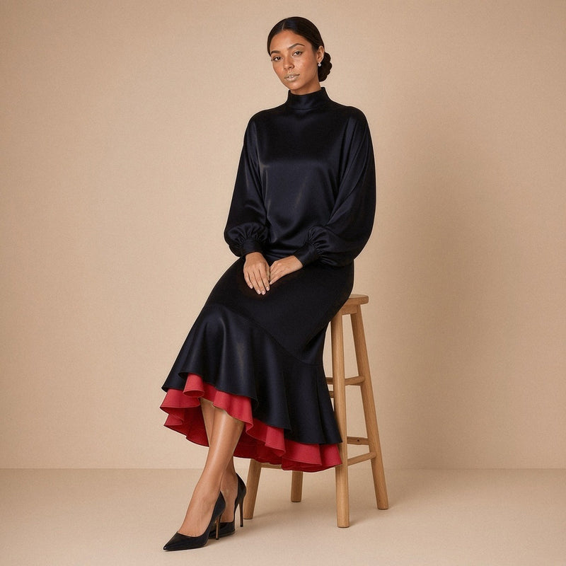 Robe midi en satin à col montant, manches lanterne et volant contrasté – Noir, assise