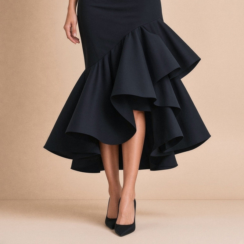 Robe midi ajustée à col rond et cascade de volants asymétriques – Noir, détail des volants