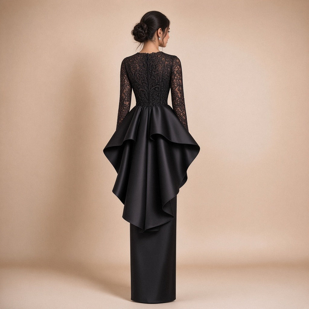 Robe de soirée longue à basque volantée, buste en dentelle brodée et manches longues, vue de dos, coloris noir – SAKIWE
