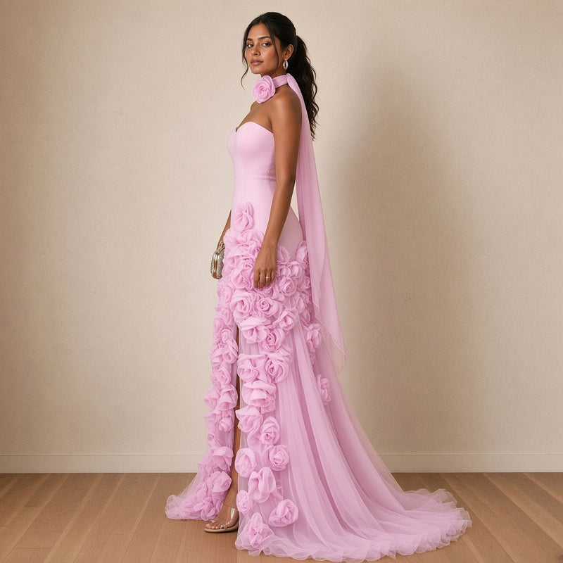 Robe de soirée bustier rose à roses 3D, de profil, traîne en tulle – SAKIWÉ