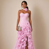 Robe de soirée bustier rose à roses 3D portée, plan jusqu'aux genoux – SAKIWÉ