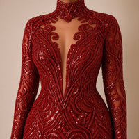 Robe de soirée sirène à sequins et col montant, rouge, détail du col montant et des sequins – SAKIWÉ