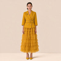 Robe tailleur croisée à manches 3/4 et jupe longue en tulle à volants