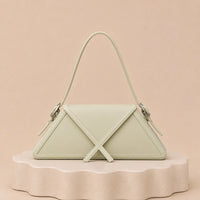 Sac triangulaire géométrique noir, motif croisé