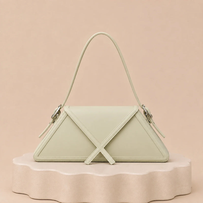 Sac triangulaire géométrique noir, motif croisé