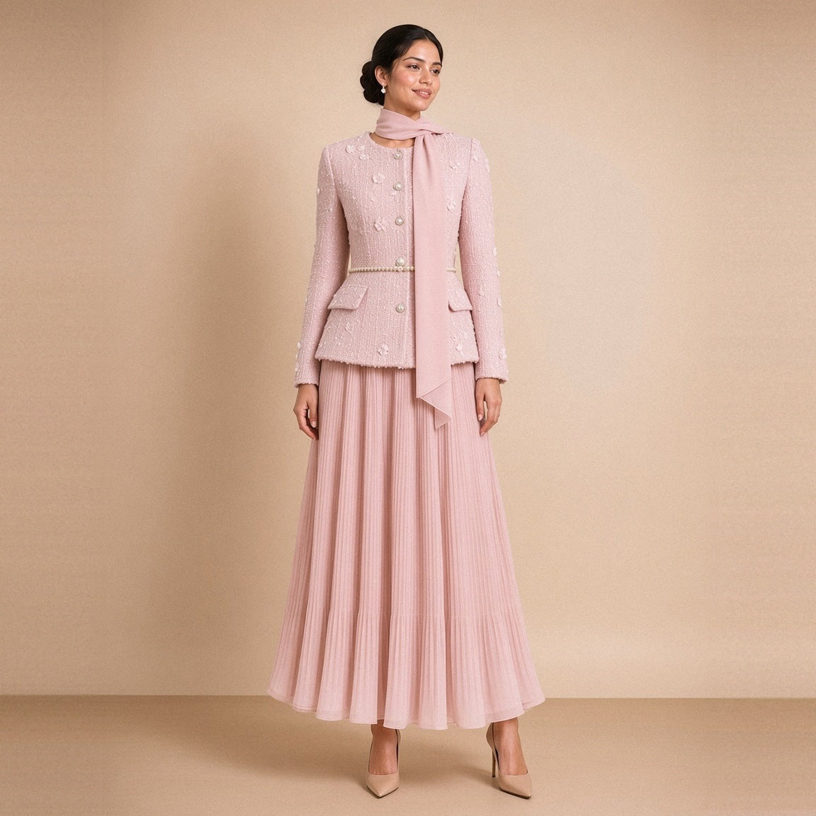 Ensemble veste en tweed et jupe longue plissée rose poudré – vue de face
