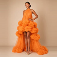 Robe asymétrique en tulle à pompons orange – vue de face