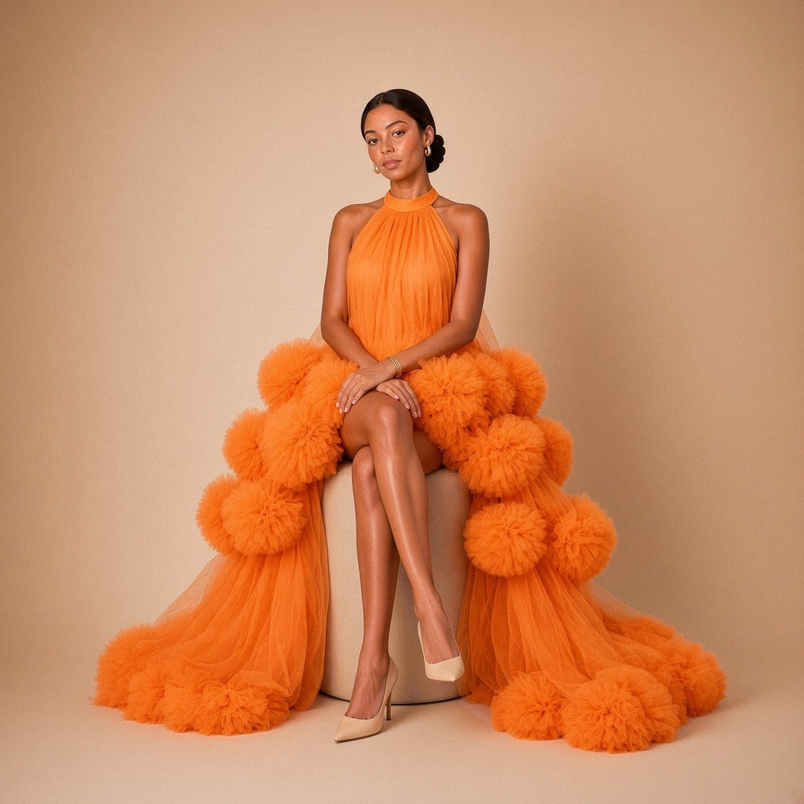 Robe en tulle orange – pose assise