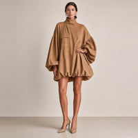 Robe courte ballon effet daim camel – vue de face