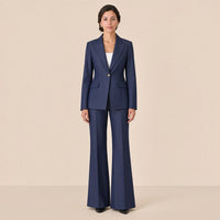 Tailleur pantalon effet denim et blazer ajusté et pantalon évasé