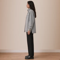 Veste en jean grise oversize, de profil – SAKIWÉ